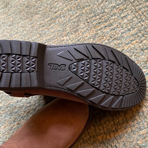 Teva De La Vina Dos Chelsea Boots NWOT - Picture 4 of 9